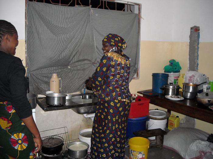 121_vrouwen in de keuken Salome en schoondochter